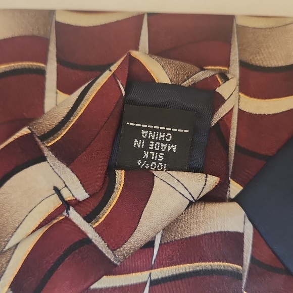 Stafford Men's Burgandy and Gold Silk Necktie - Picture 5 of 8